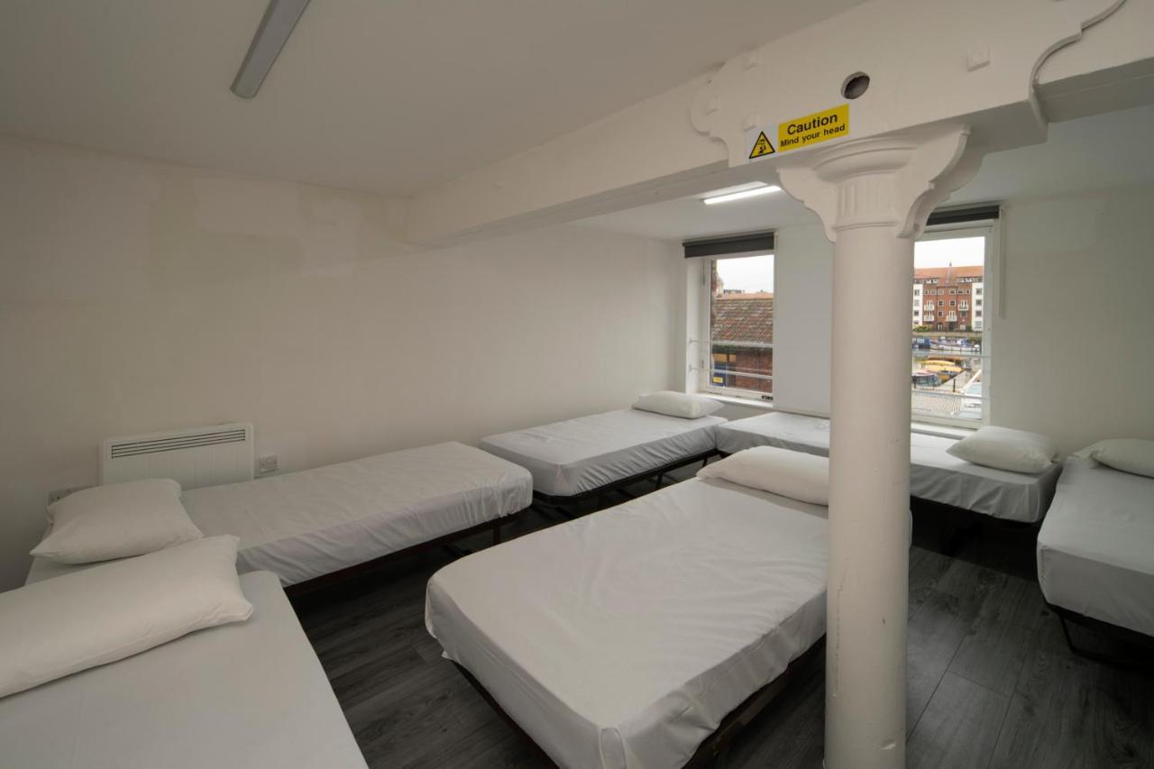 Hostal Harbourside
