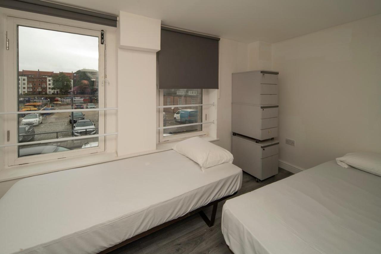 Hostal Harbourside